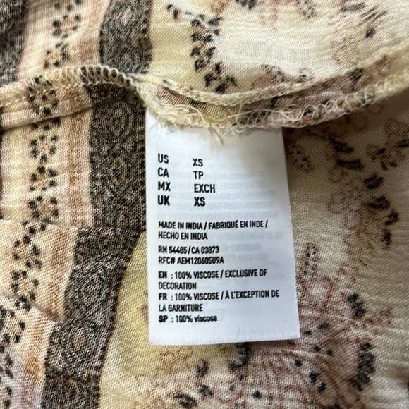 AMERICAN EAGLE OUTFITTERS | Floral Embroidered Blouse Off the Shoulder Peplum XS - Picture 5 of 9